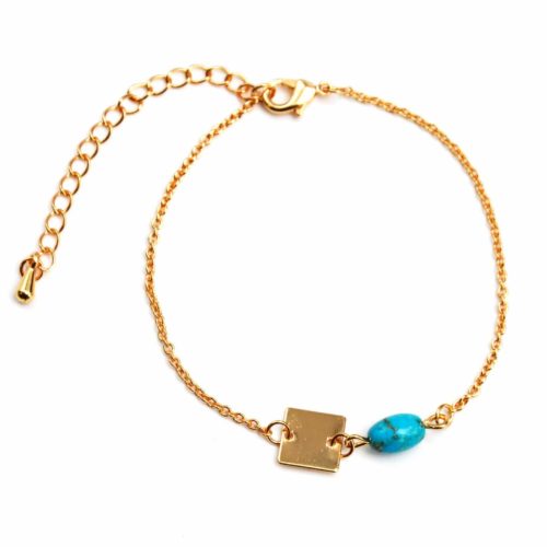Bracelet-Fine-Chaine-avec-Charm-Pierre-Turquoise-et-Carre-Metal-Dore