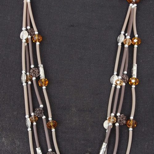 Sautoir-Collier-Multi-Rangs-Coeurs-Perles-et-Pompons-Metal-Marron