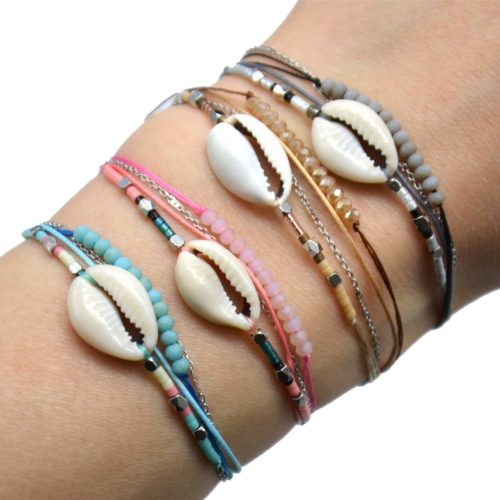 Bracelet-Multi-Rangs-avec-Charm-Cauri-Pierres-Perles-et-Chaine-Acier