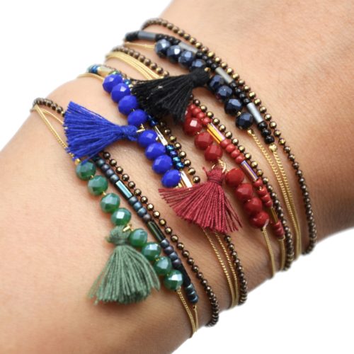 Bracelet-Multi-Rangs-Chaine-Metal-Dore-avec-Perles-et-Pompon