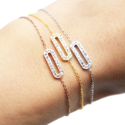 Bracelet-Fine-Chaine-Acier-avec-Charm-Rectangle-Arrondi-Strass