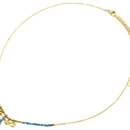 Collier-Fine-Chaine-Acier-Dore-avec-Medailles-Martelees-Perles-et-Pompon-Bleu